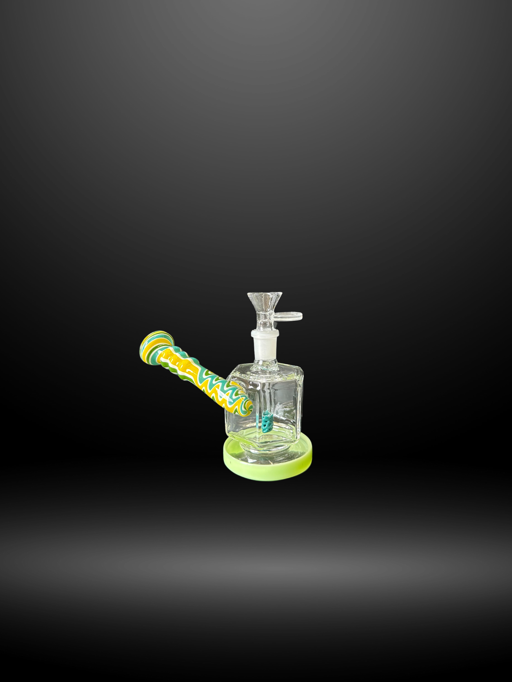 Swirl Handle Octa Water Pipe (ES 2318)