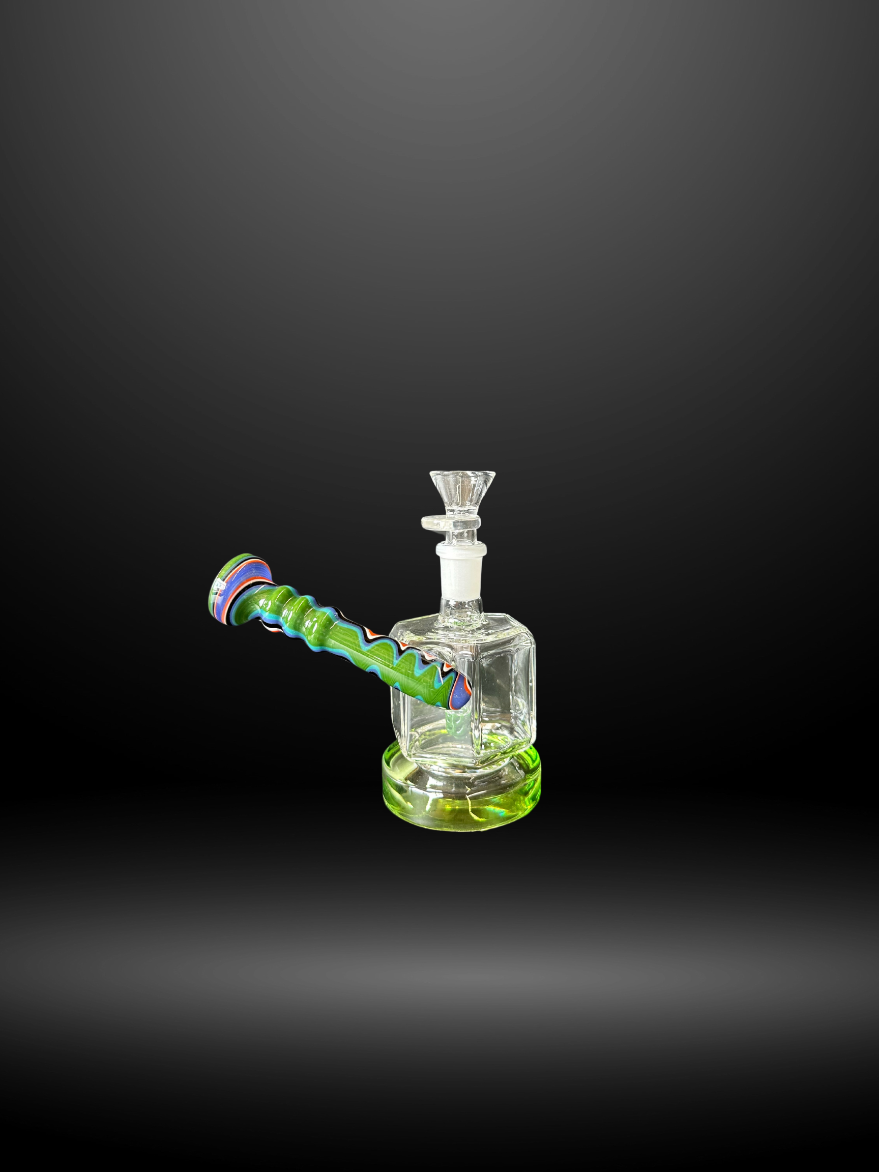Swirl Handle Octa Water Pipe (ES 2318)